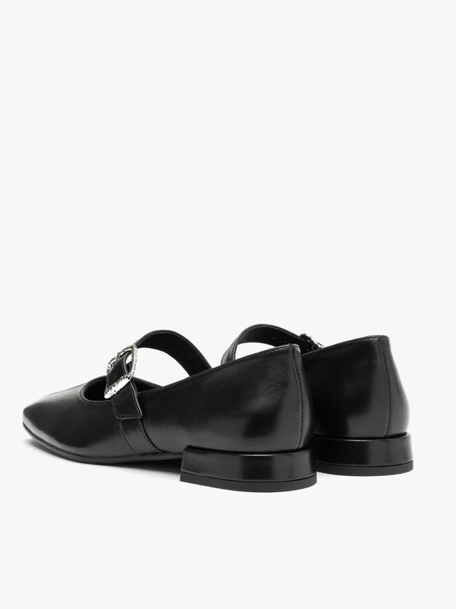 Schwarze Ballerinas mit Zierschnalle