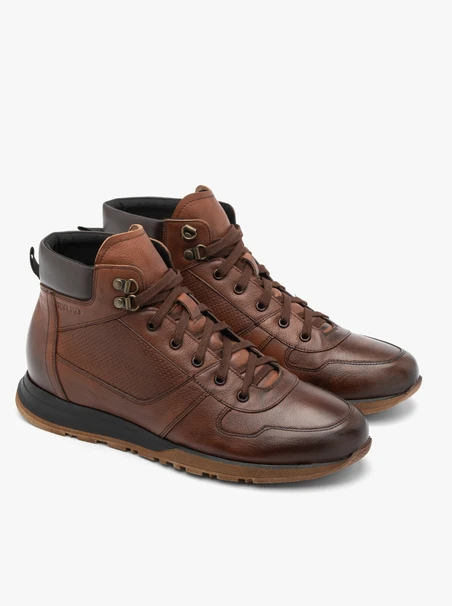 Braune isolierte Stiefel