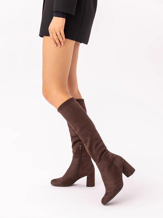 Braune Stiletto-Stiefel mit Gummisohle