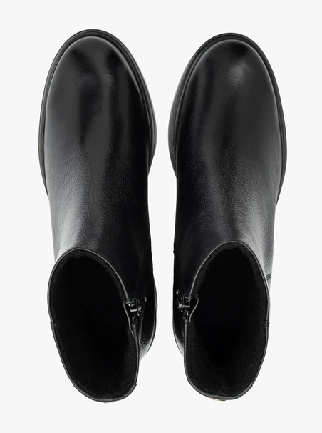 Schwarze klassische Stöckelschuhe