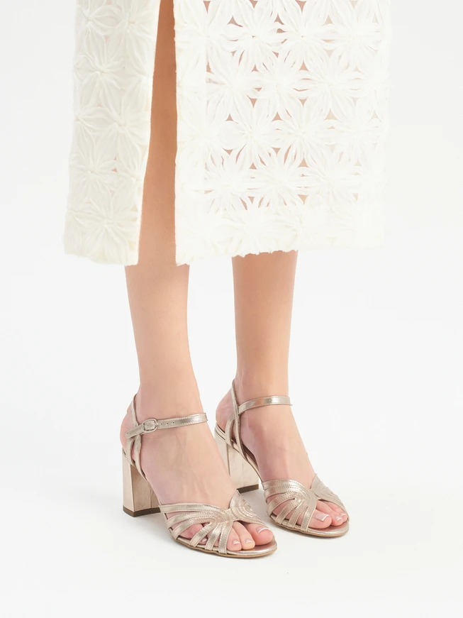 Stiletto-Sandalen aus Platin für Frauen