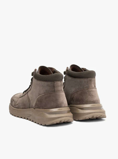 Graue Sportstiefel für Männer