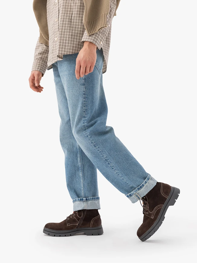 Men’s dark brown boots