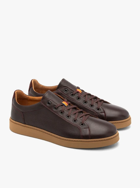 Kastanienbraune sportliche Schnürhalbschuhe für Männer