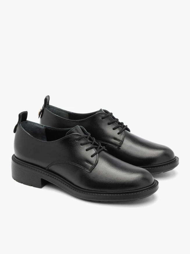 Black lightweight women’s shoes