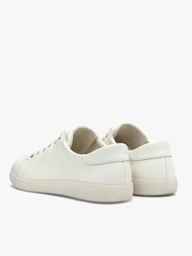 Cream sporty low-profile shoes
