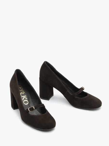 Braune Velours-Pumps mit Riemen