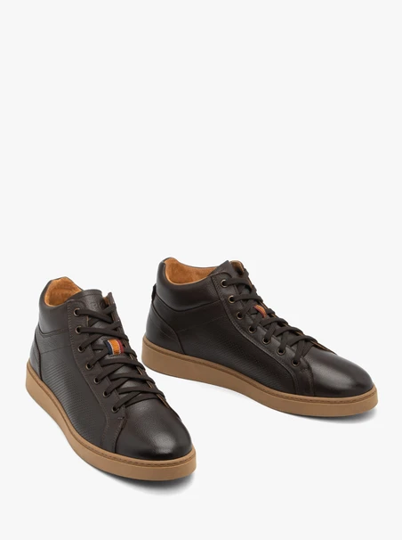 Braune Sportstiefel