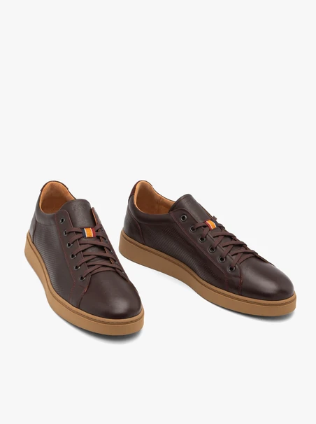 Braune Herren-Schnürsenkel-Sporthalbschuhe