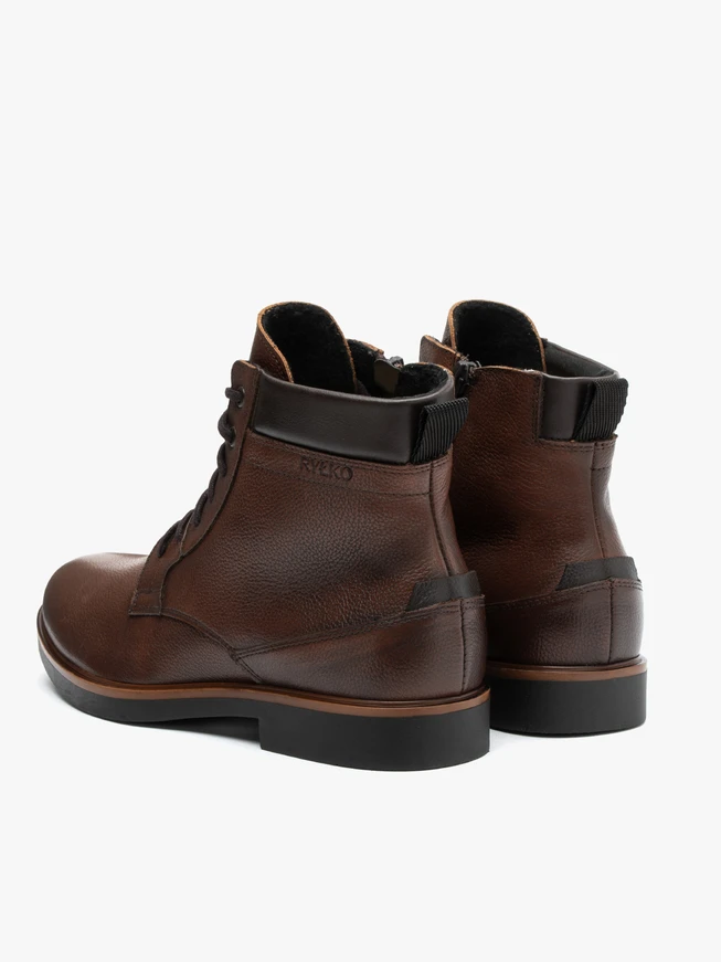 Braune isolierte Stiefel