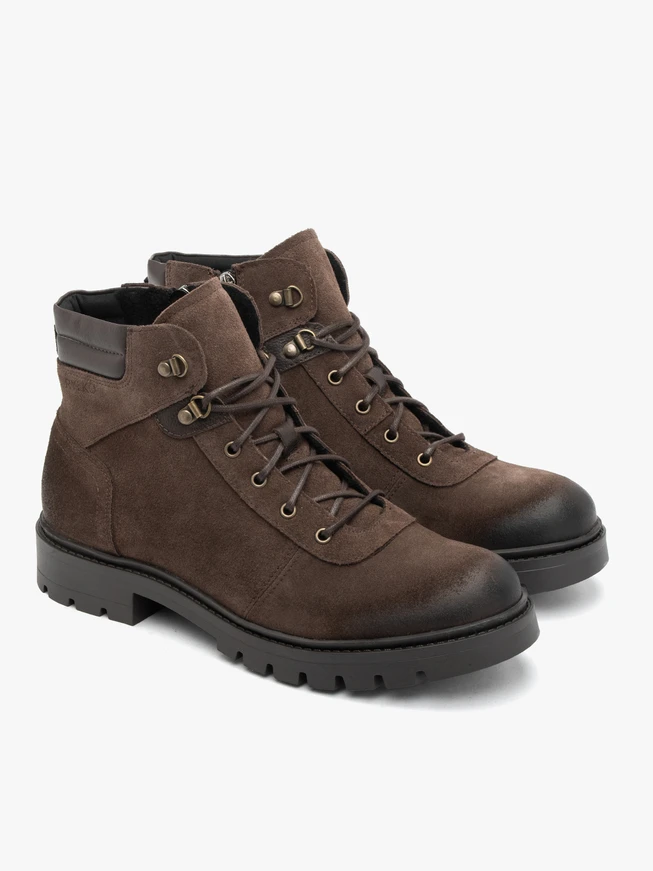 Graue Velourslederstiefel