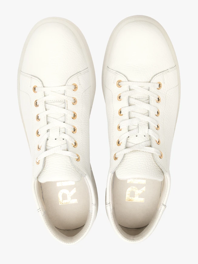 Cream sporty low-profile shoes