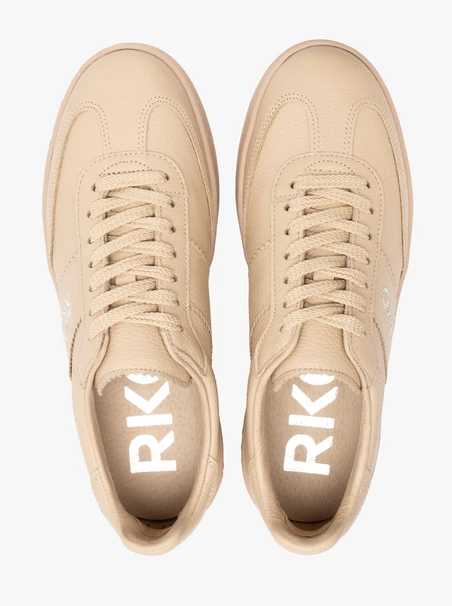 Beigefarbene Halbschuhe mit flacher Sohle