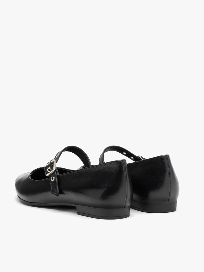Schwarze Ballerinas mit Schnalle und spitzer Nase