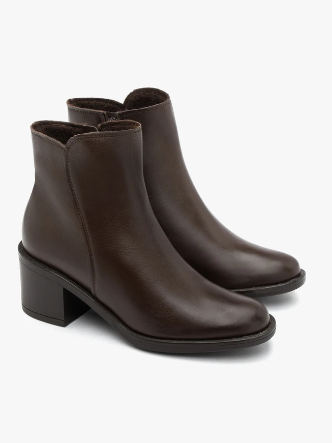 Dunkelbraune Stiletto-Stiefel