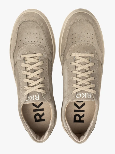 Olive men’s shoes with lightweight sole