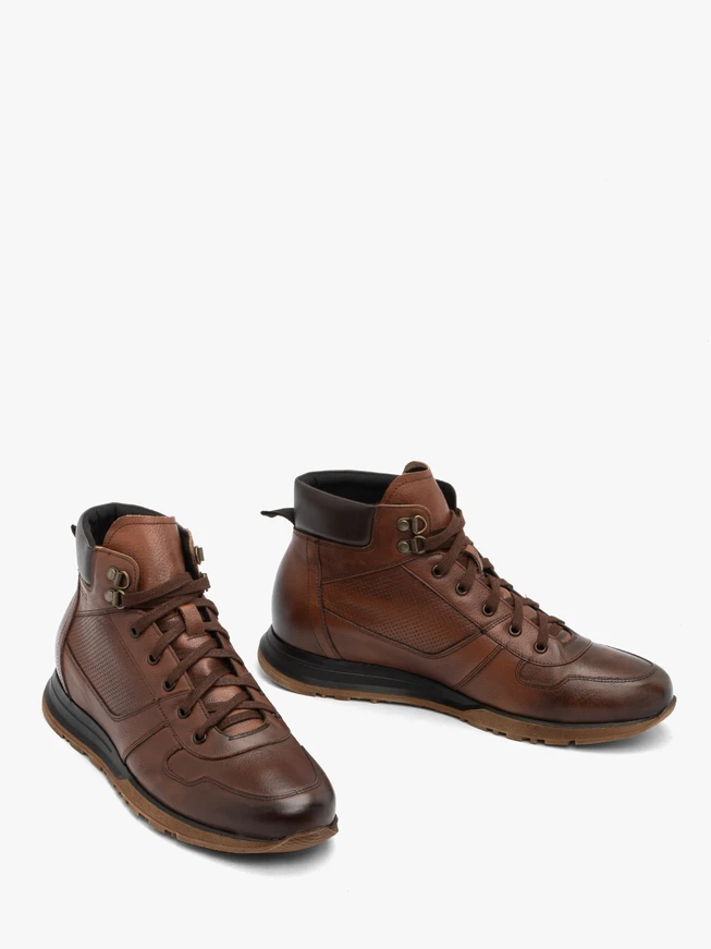 Braune isolierte Stiefel