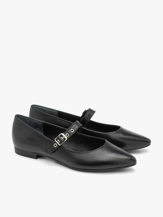 Schwarze Ballerinas mit Schnalle und spitzer Nase