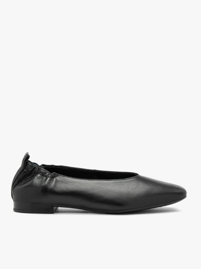 Schwarze Ballerinas mit quadratischer Zehe