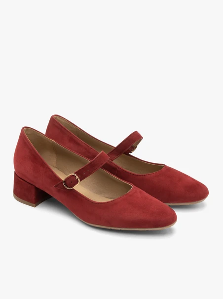 Kastanienbraune niedrighackige Pumps