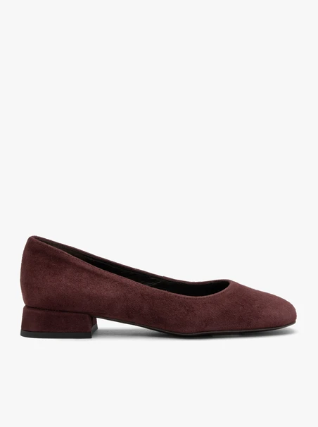 Kastanienbraune Velours-Pumps