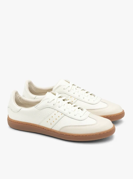 Cream women’s lace-up shoes