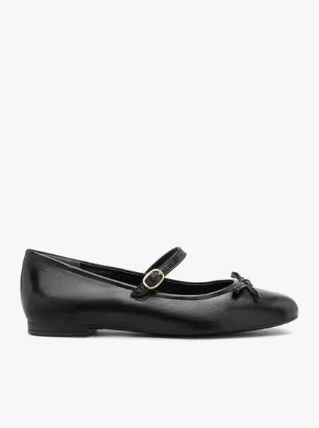 Black ballet flats
