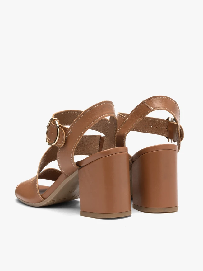 Hellbraune Damen-Sandalen mit Absatz