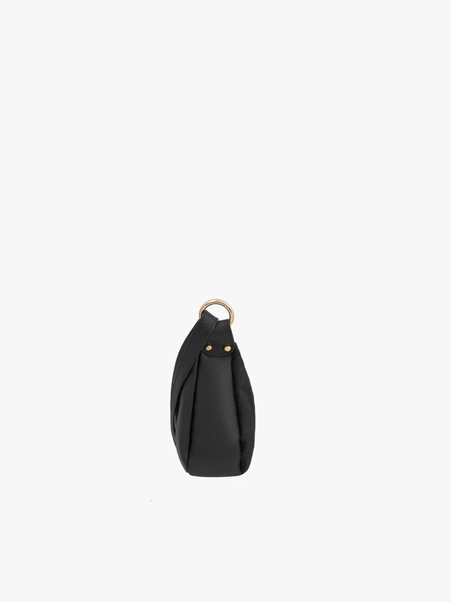 Schwarze Ledertasche mit Borsten