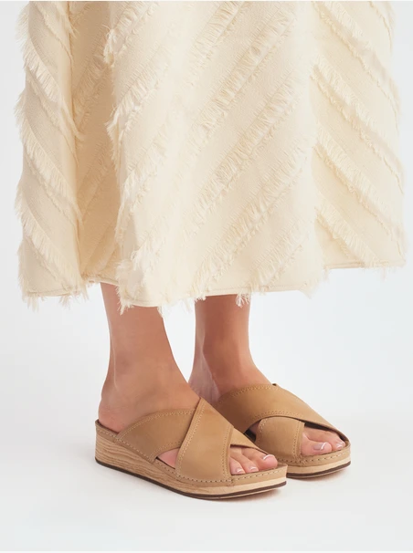 Beige Damen-Flip-Flops mit Plateau
