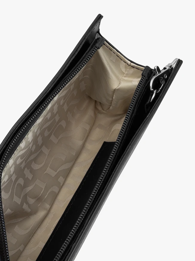 Schwarze Clutch Bag mit Kette