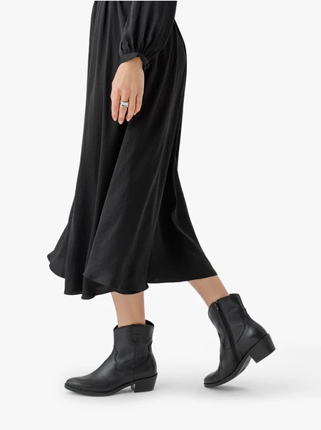 Schwarze, ungefütterte Cowboystiefel aus Vollnarbenleder