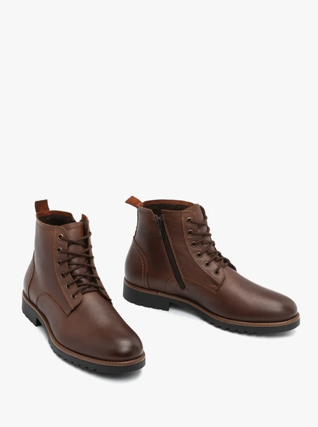 Men’s brown boots