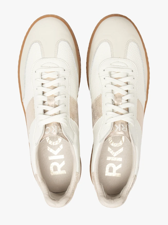 Cremefarbene Sporthalbschuhe mit Platinverzierung