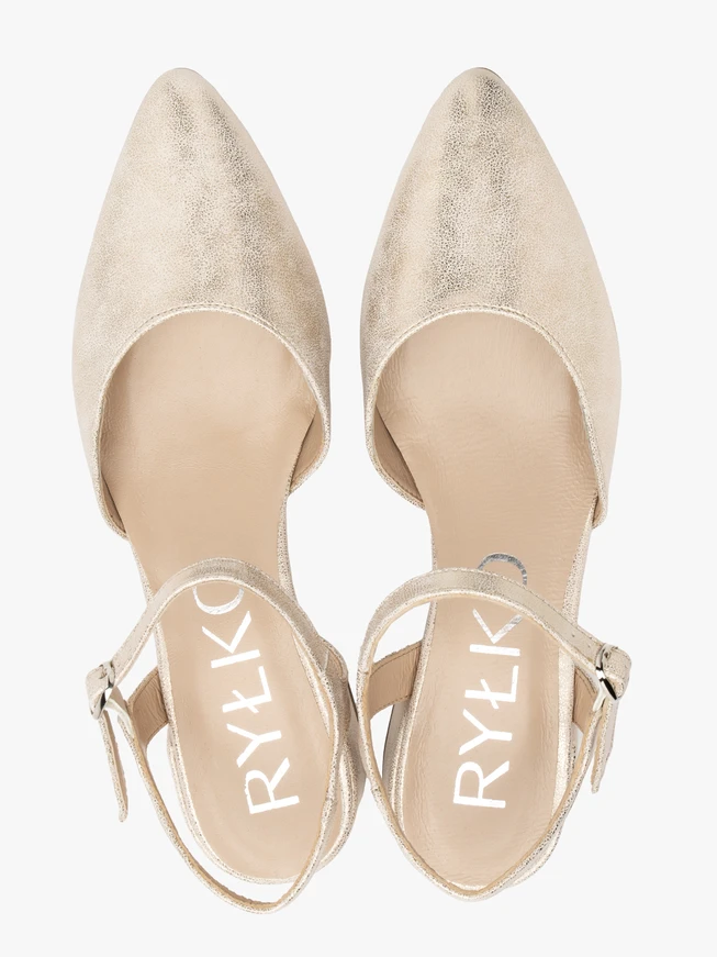 Platin-Pumps mit offenem Absatz