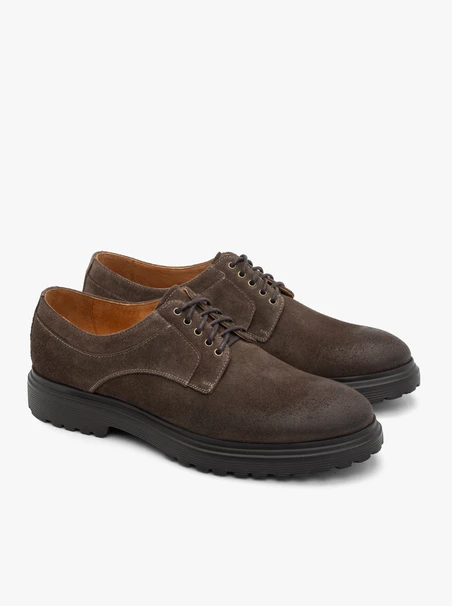 Men’s brown suede lace-up shoes