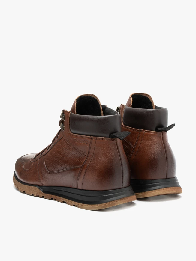 Braune isolierte Stiefel