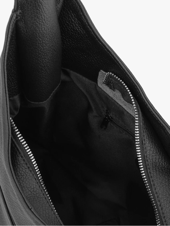 Schwarze Hobo-Handtasche aus genarbtem Leder