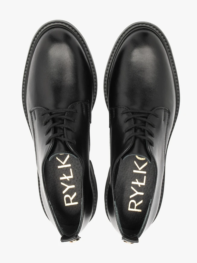Black lightweight women’s shoes