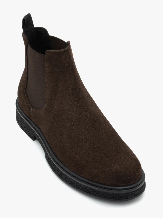 Dunkelbraune isolierte Slingbacks