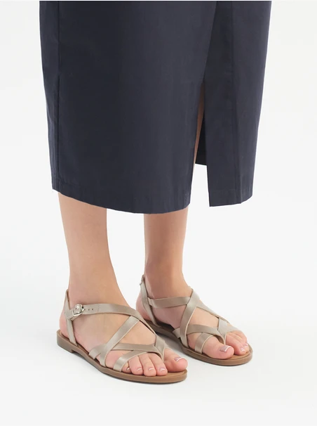 Platin-Flip-Flop-Sandalen