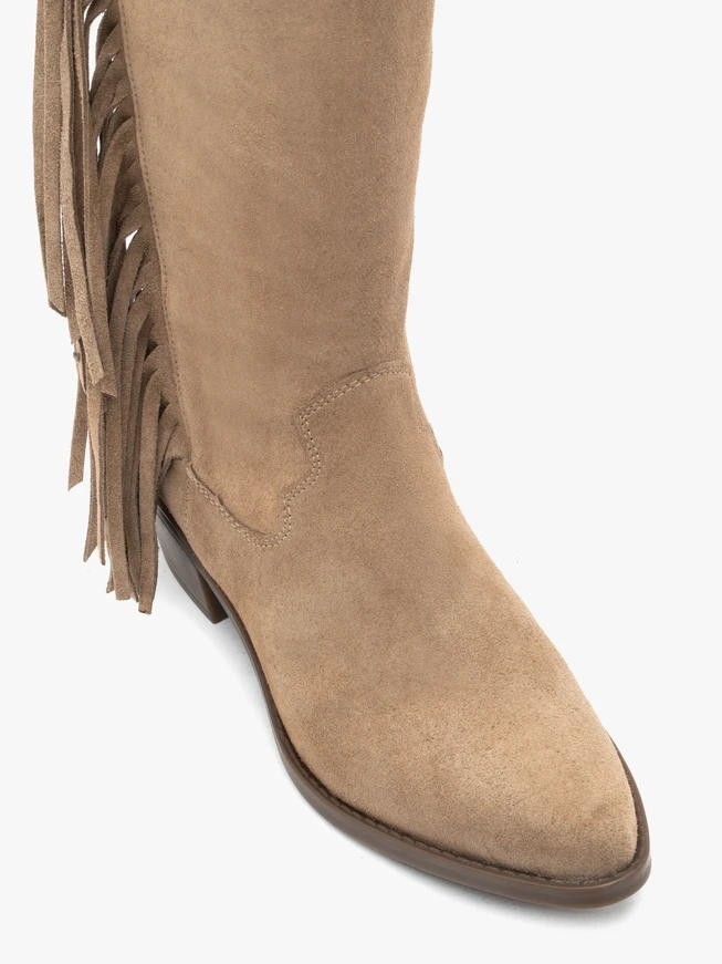 Sandfarbene Boho-Stiefel mit Quasten