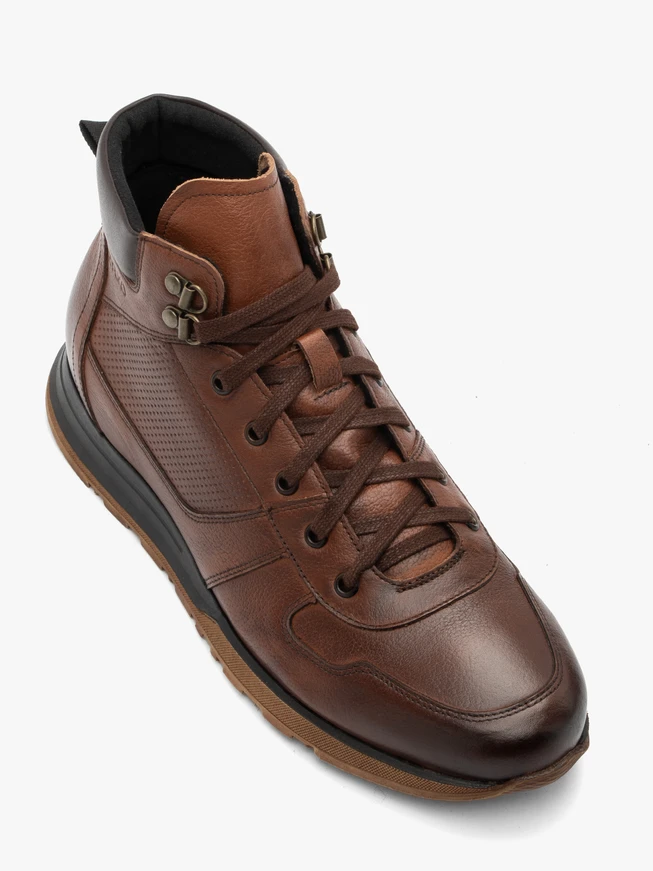 Braune isolierte Stiefel