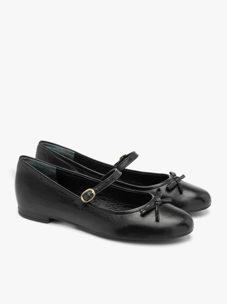 Black ballet flats