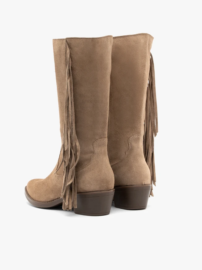 Sandfarbene Boho-Stiefel mit Quasten