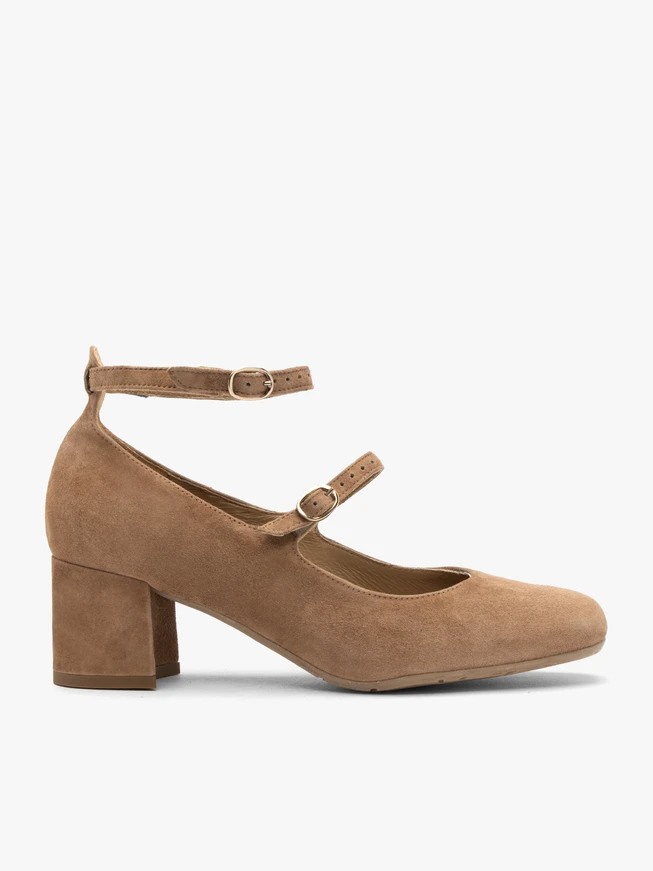 Hellbraune Pumps mit zwei Riemen