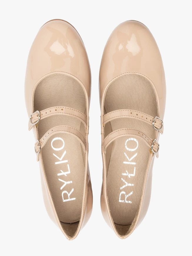 Lackierte Ballerinas mit zwei Riemen