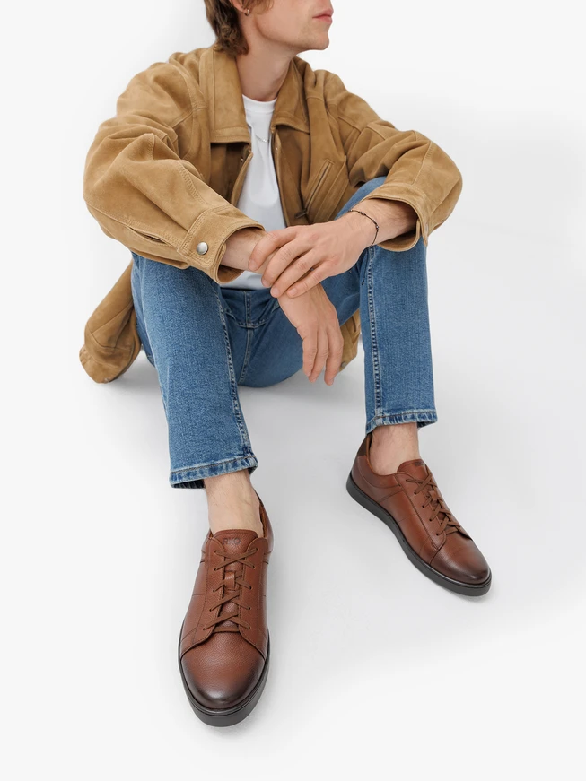 Braune Freizeithalbschuhe