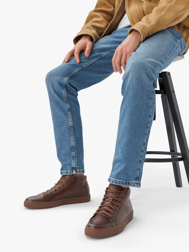 Braune Sportstiefel aus Leder