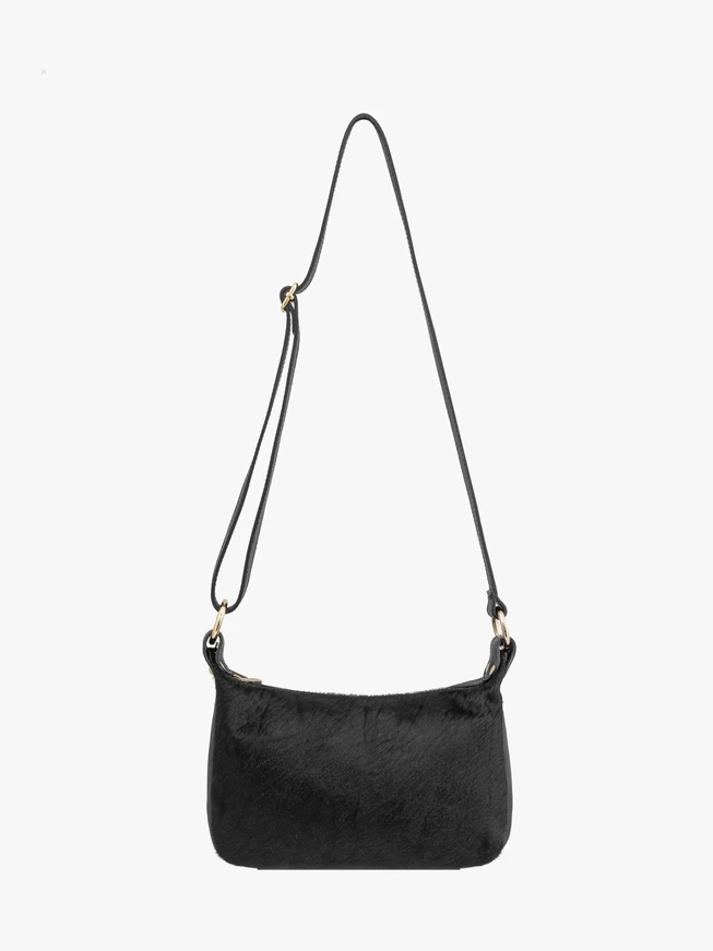 Schwarze Ledertasche mit Borsten